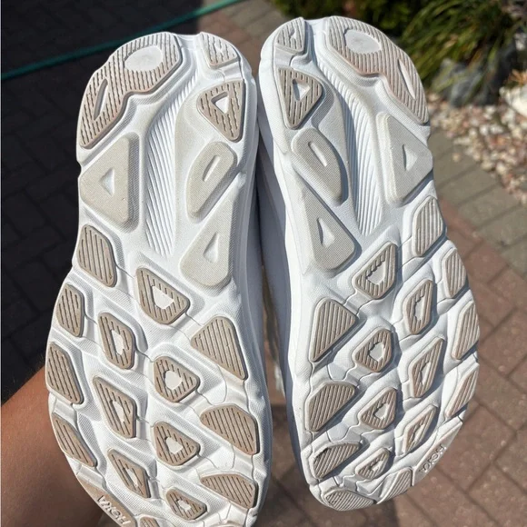 NWT Hoka Clifton 9 - Picture 5 of 5